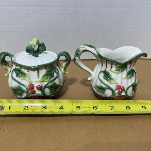 Fitz and Floyd "Santa's Flight" Creamer & Sugar Bowl W/Lid Holly & Berries - Picture 12 of 14